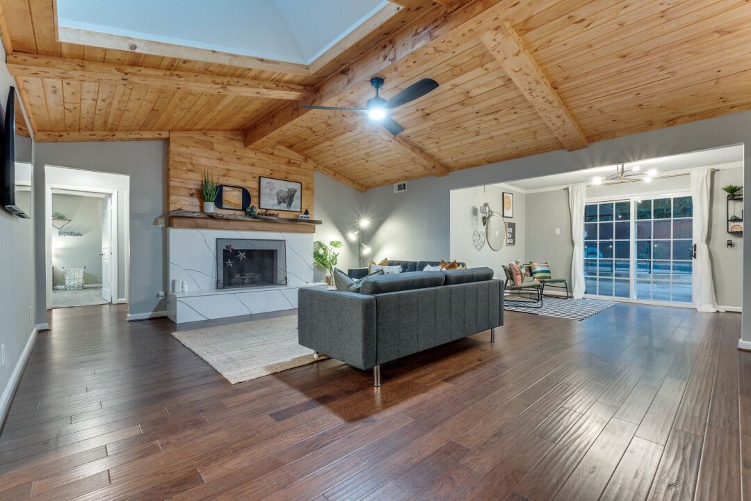 Photo of Livingroom in Far North Dallas