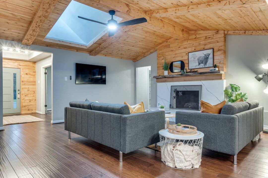 Photo of Livingroom in Far North Dallas