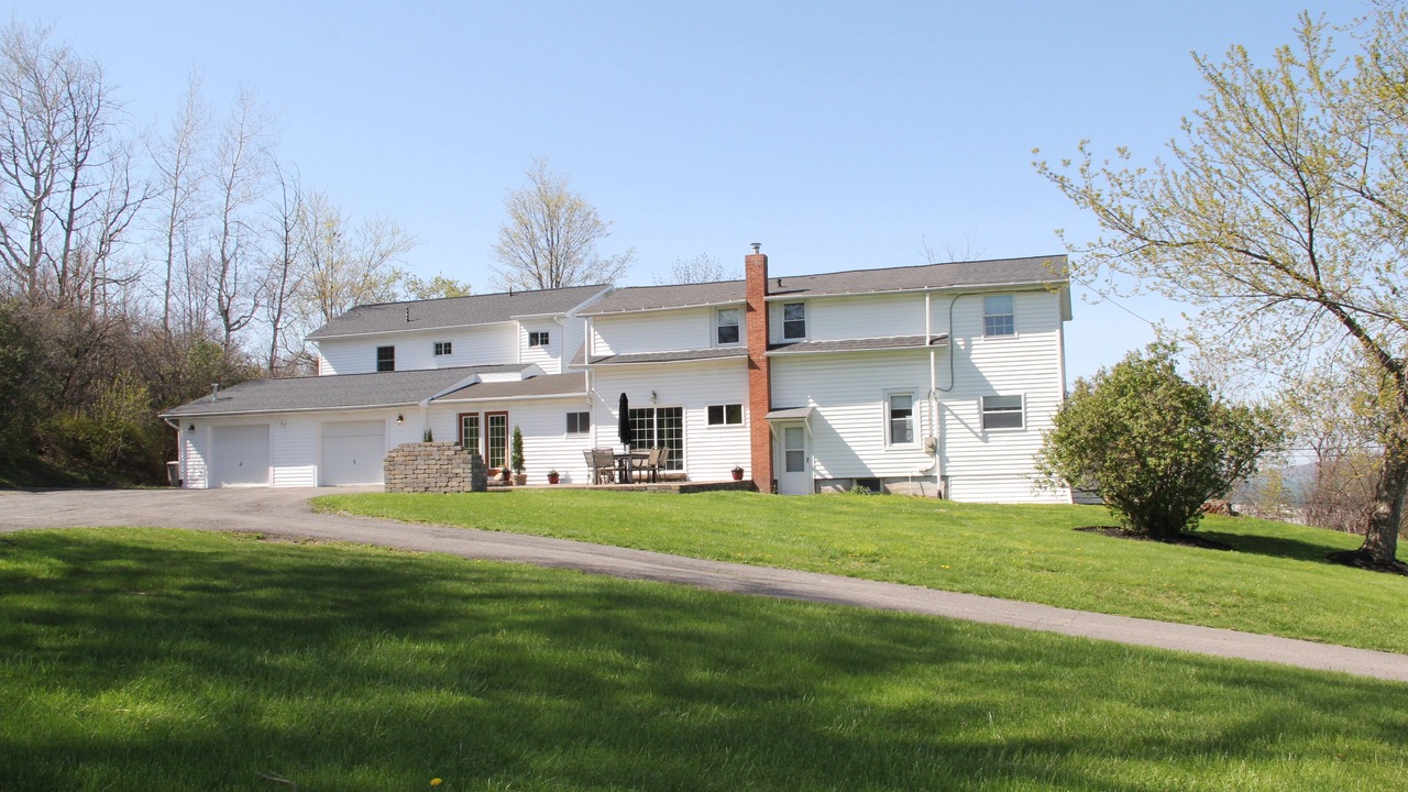 Photo of Outdoor in Town of Reading