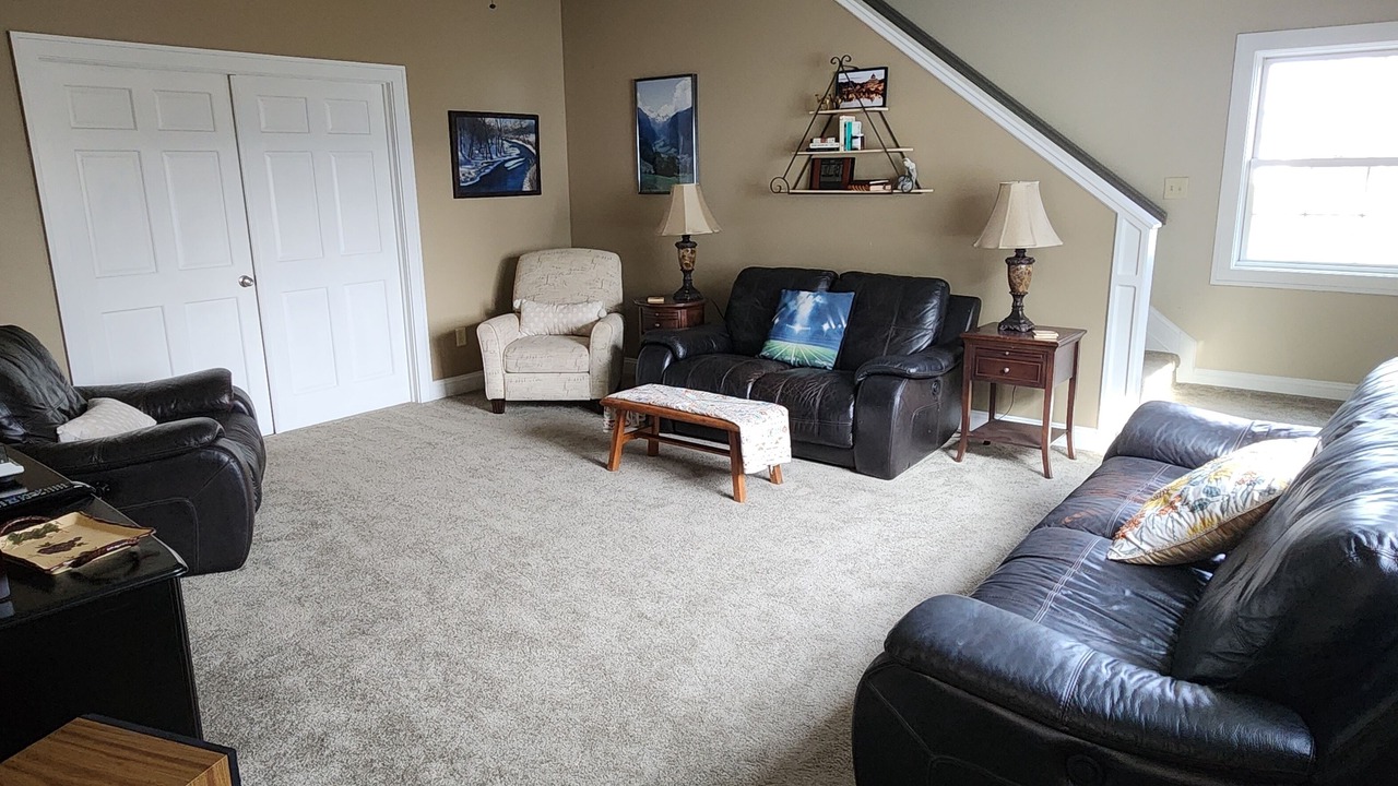 Photo of Livingroom in Town of Reading