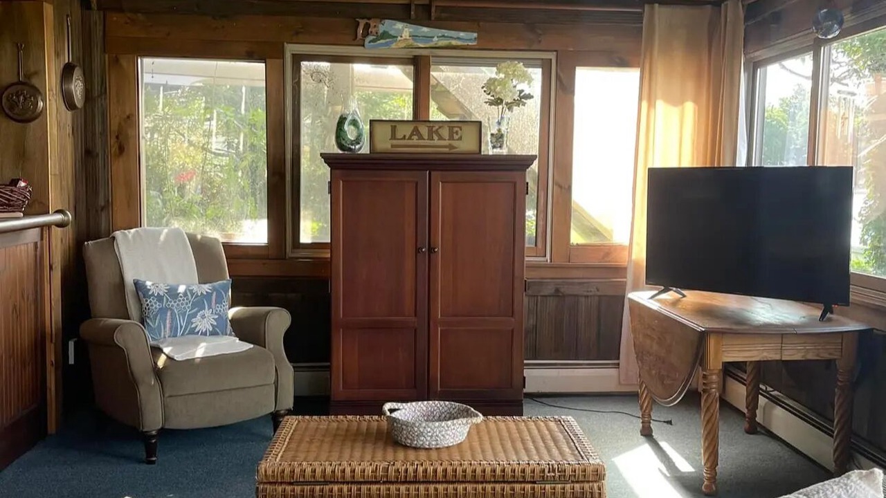 Photo of Livingroom in Lake Erie Beach