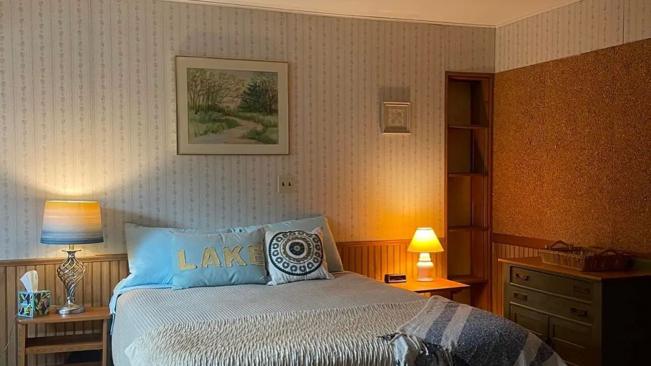 Photo of Bedroom in Lake Erie Beach