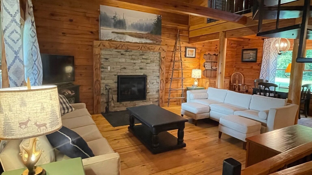 Photo of Livingroom in East Springfield