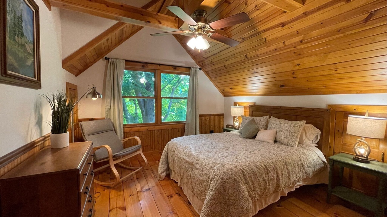 Photo of Bedroom in East Springfield