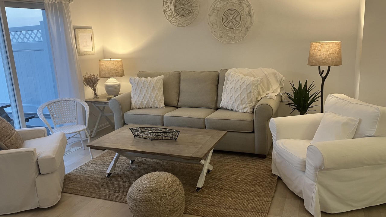 Photo of Livingroom in Caine Woods