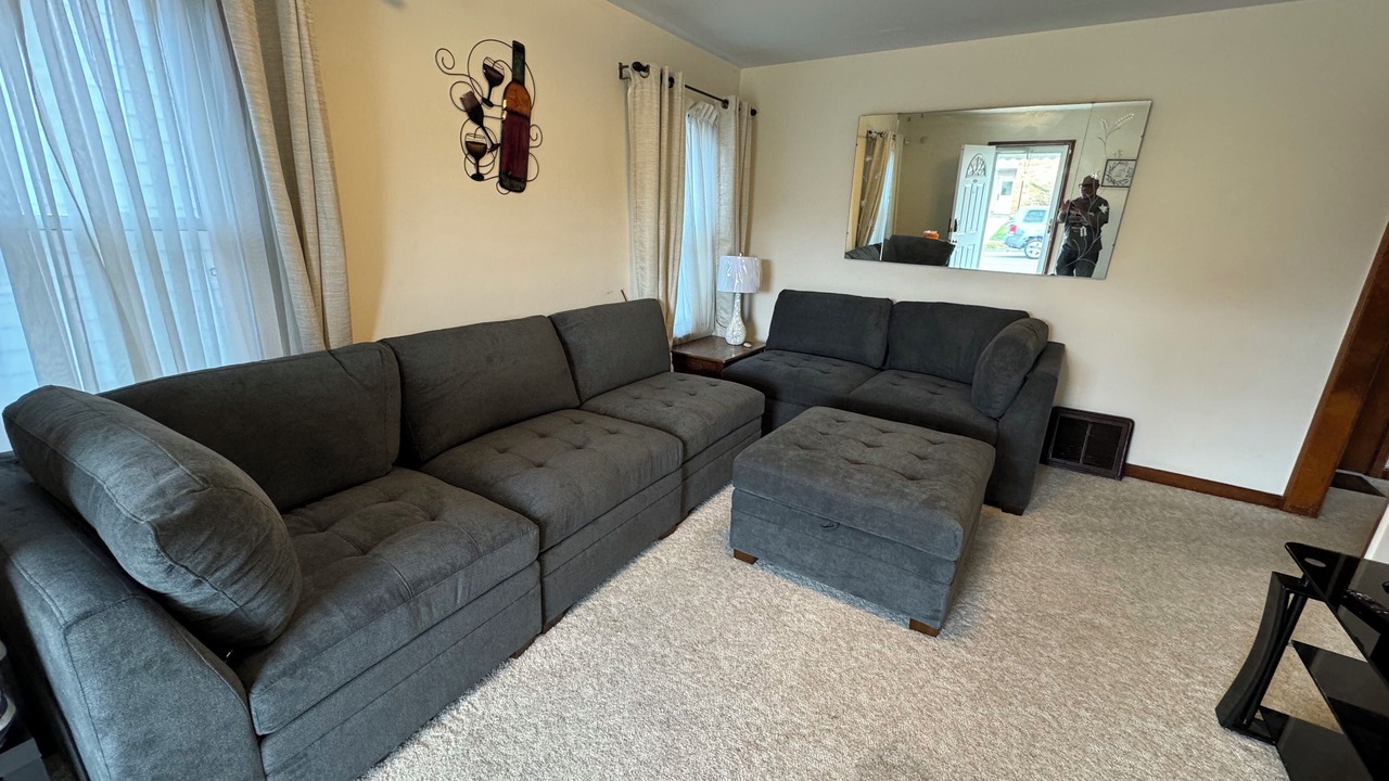 Photo of Livingroom in Erie