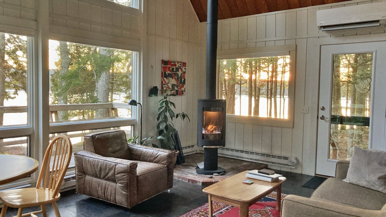 Photo of Livingroom in DownEast and Acadia Maine