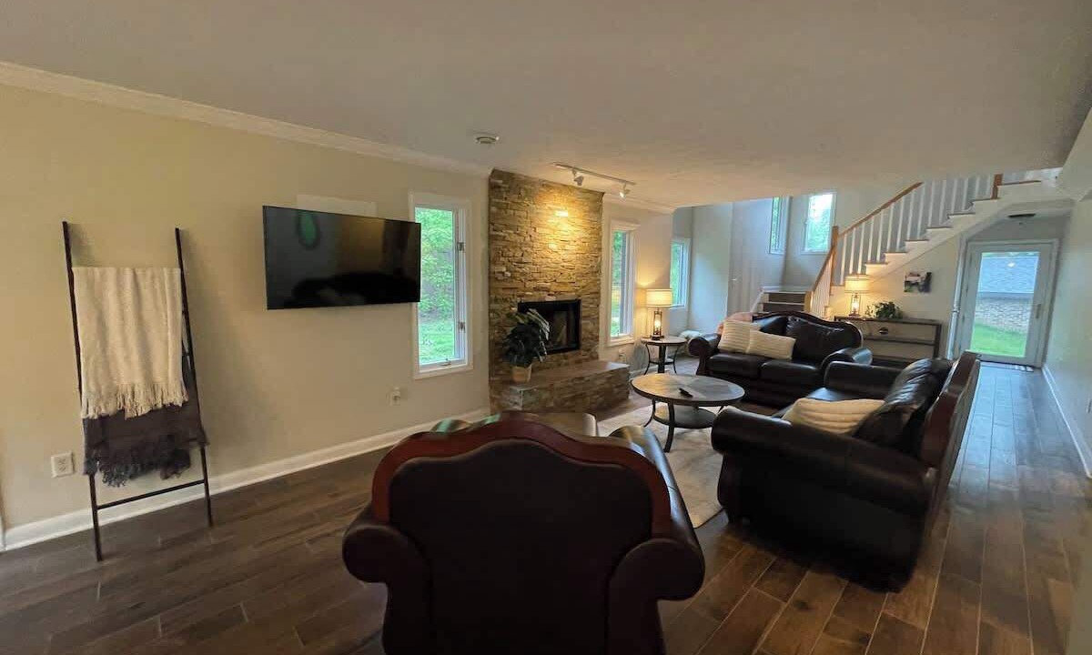Photo of Livingroom in Monaca
