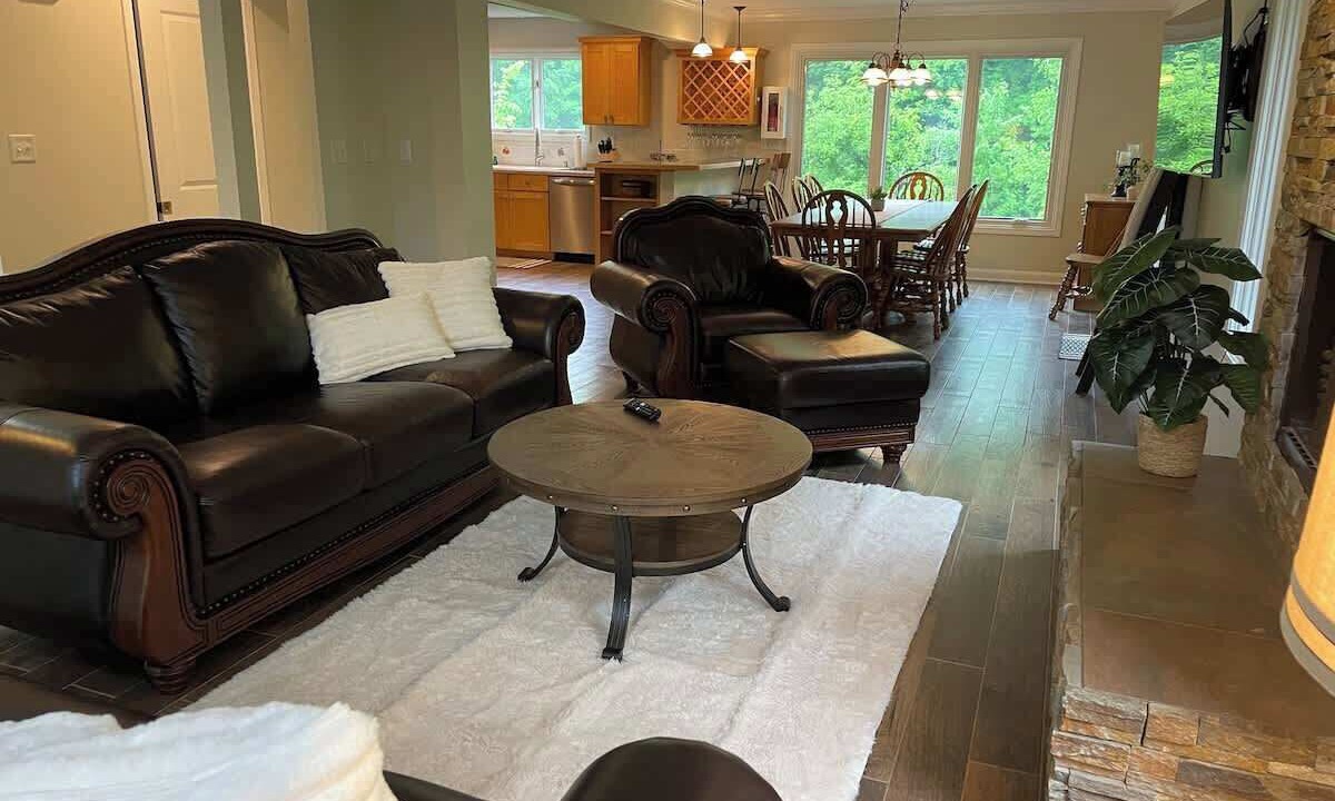 Photo of Livingroom in Monaca