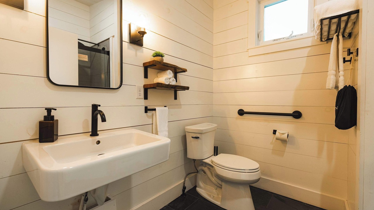 Photo of Bathroom in Freeport