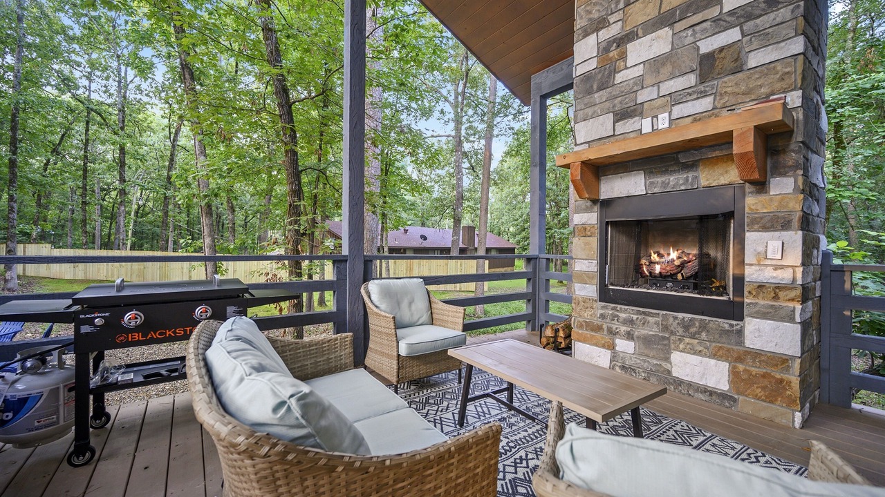 Photo of Patio Balcony in Hochatown