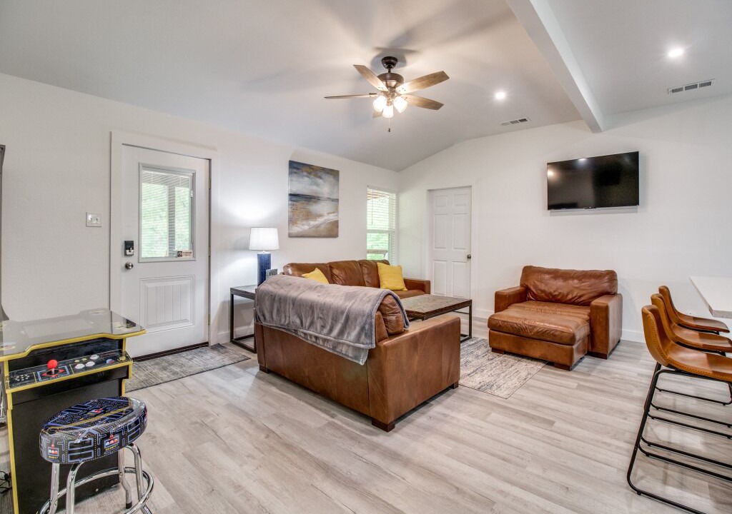 Photo of Livingroom in Pottsboro