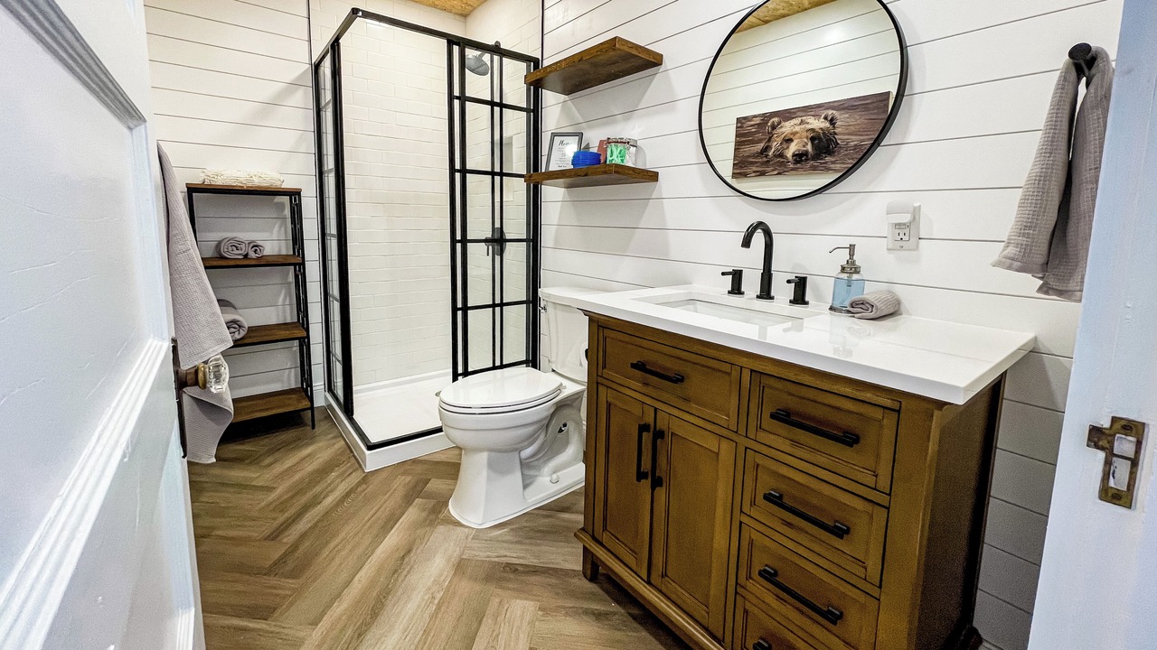 Photo of Bathroom in Madisonville