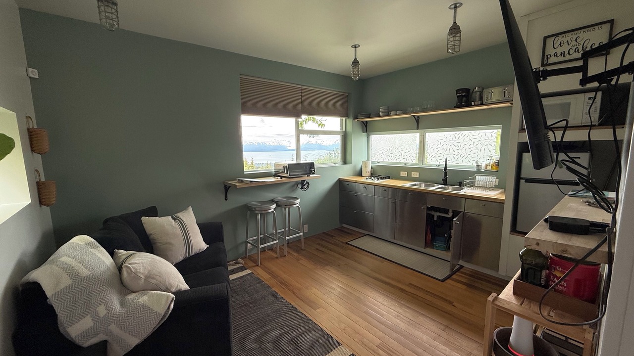 Photo of Livingroom in Homer