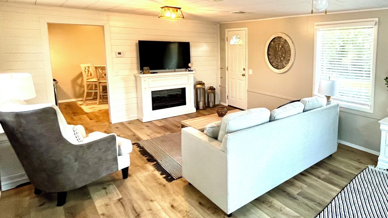 Photo of Livingroom in Grove