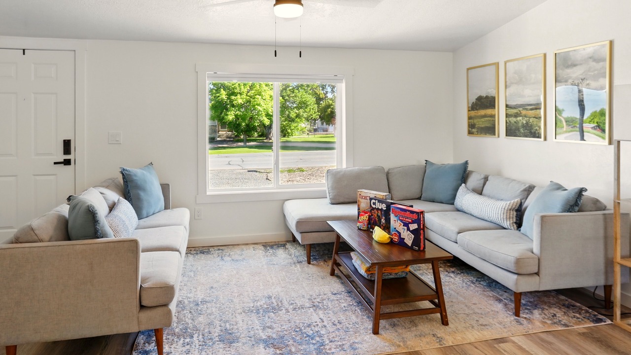 Photo of Livingroom in Hyrum