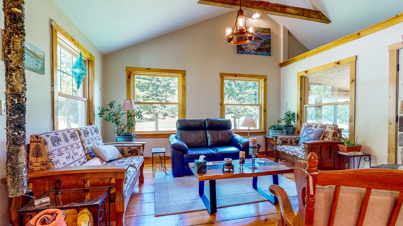 Photo of Livingroom in Roxbury