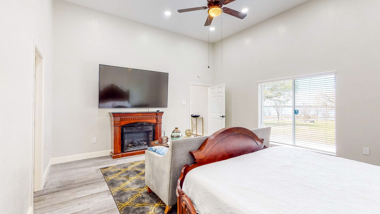 Photo of Bedroom in Quinlan
