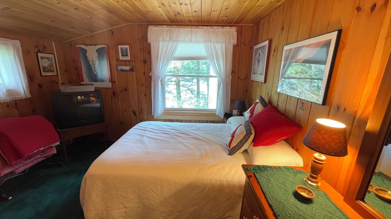 Photo of Bedroom in Lovell