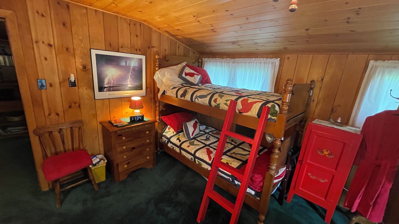 Photo of Bedroom in Lovell
