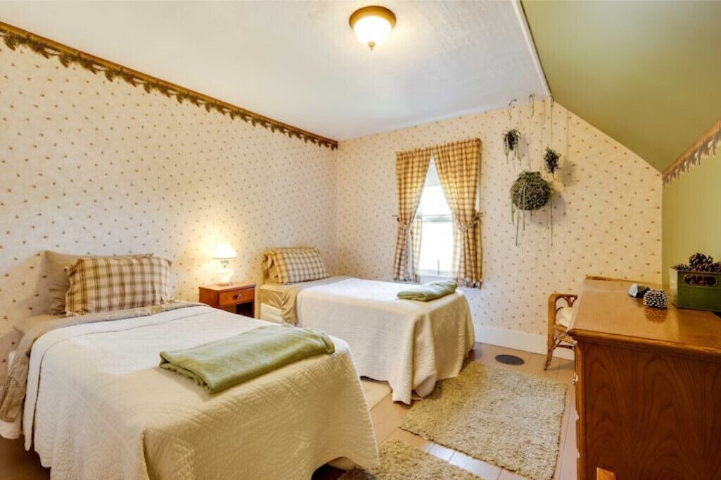 Photo of Bedroom in Pittsburg