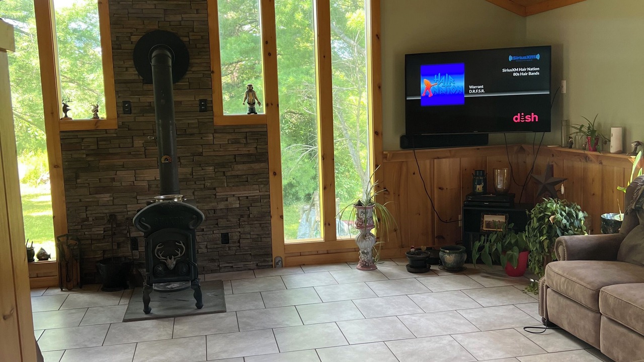 Photo of Livingroom in Town of Reading