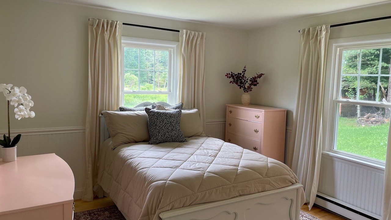 Photo of Bedroom in Greenfield Center