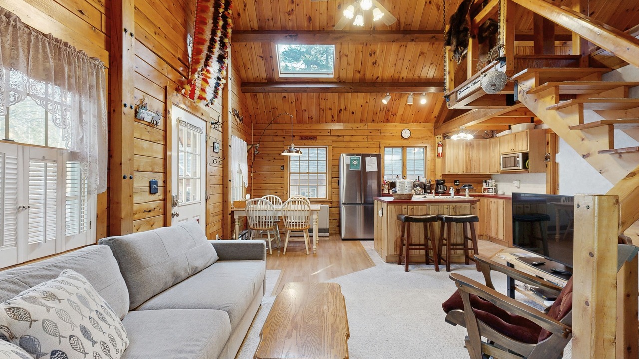 Photo of Livingroom in Beaver Cove
