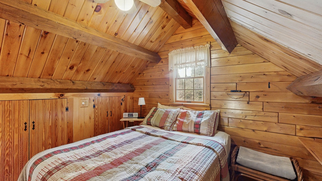 Photo of Bedroom in Beaver Cove