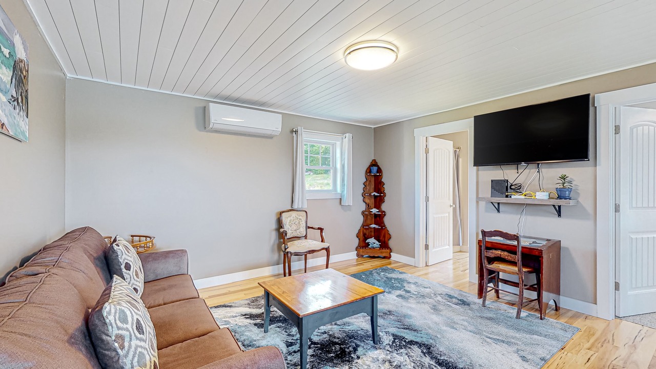 Photo of Livingroom in Bayville