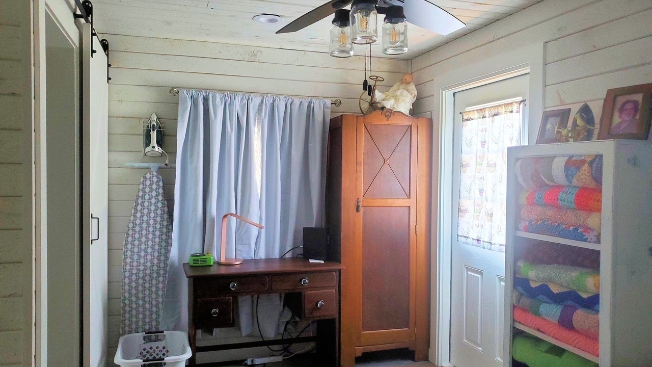 Photo of Bedroom in Maud