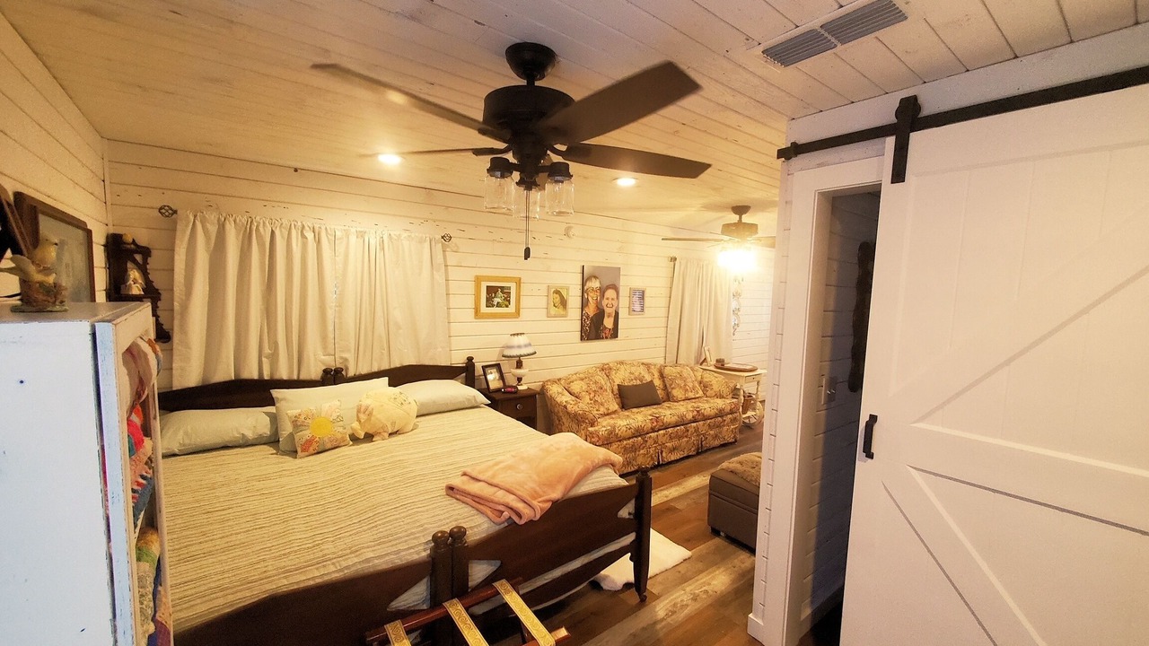 Photo of Bedroom in Maud