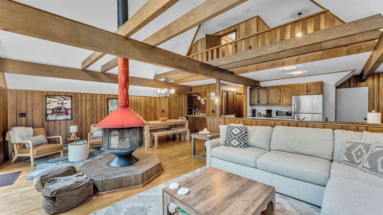 Photo of Livingroom in Ellicottville