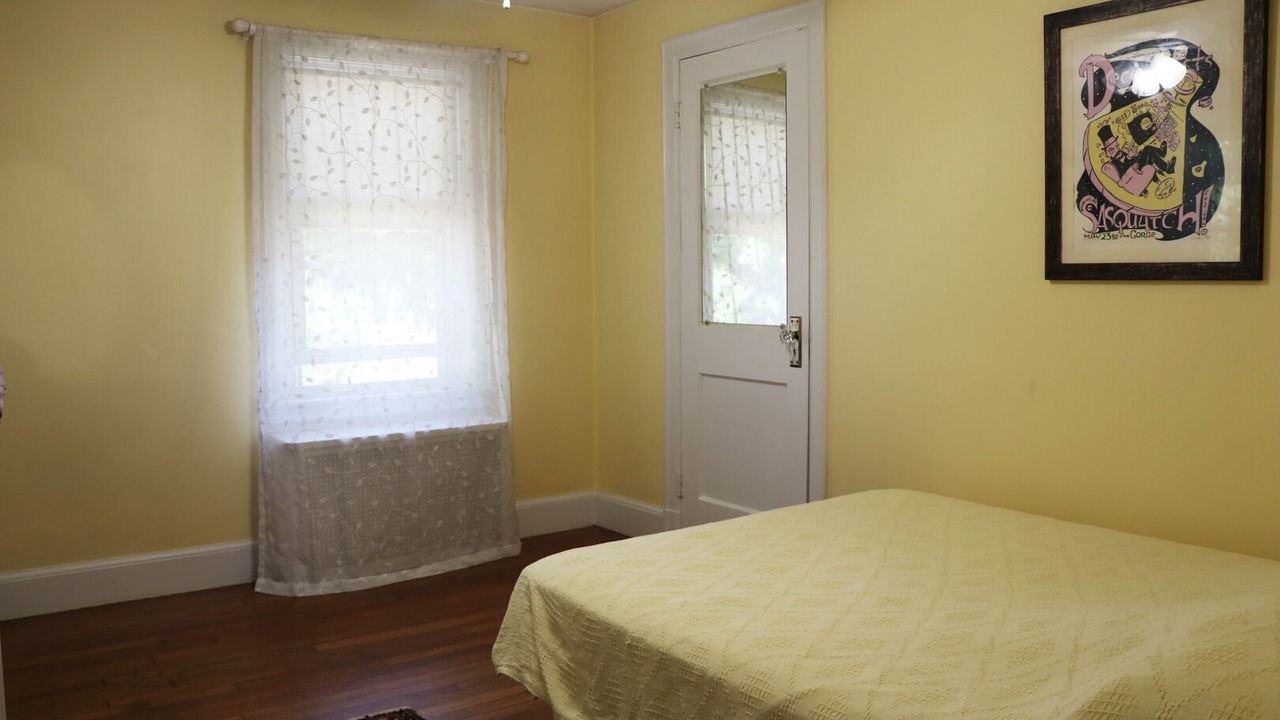 Photo of Bedroom in Wakefield-Peacedale