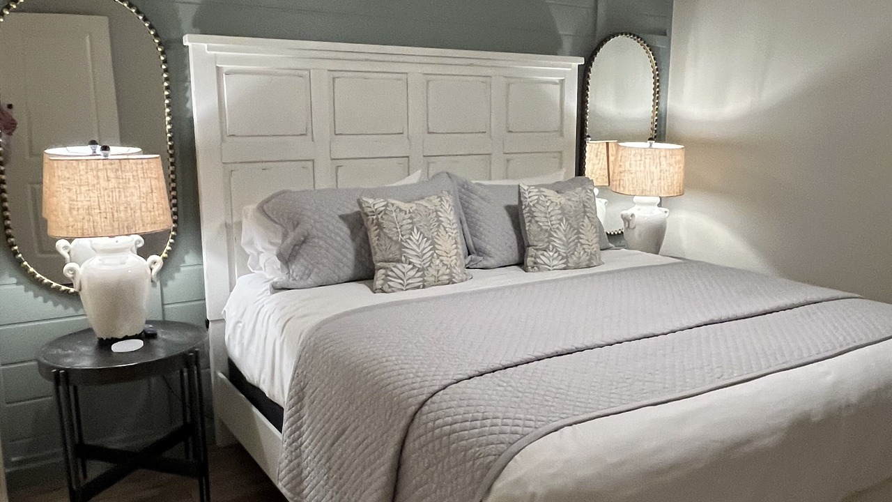 Photo of Bedroom in Grove