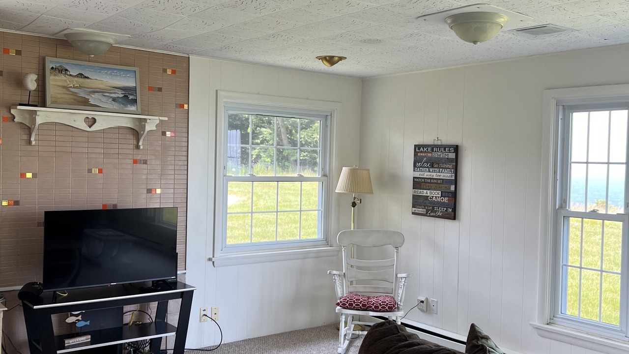 Photo of Livingroom in Harborcreek