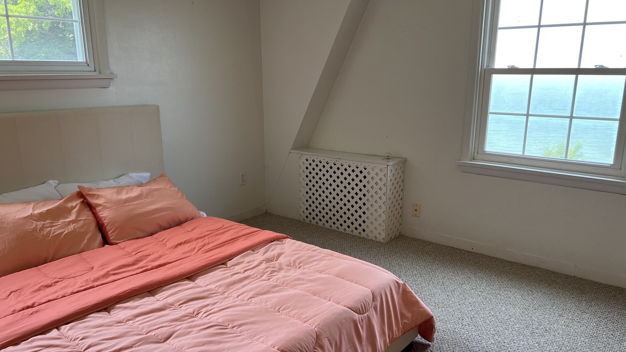 Photo of Bedroom in Harborcreek