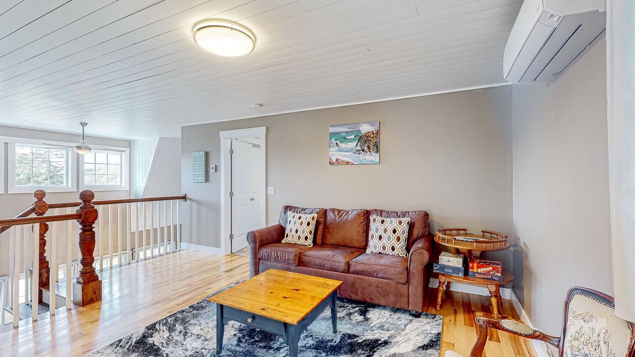 Photo of Livingroom in Bayville