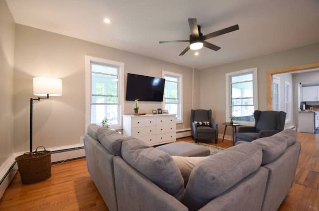 Photo of Livingroom in Bolton Landing