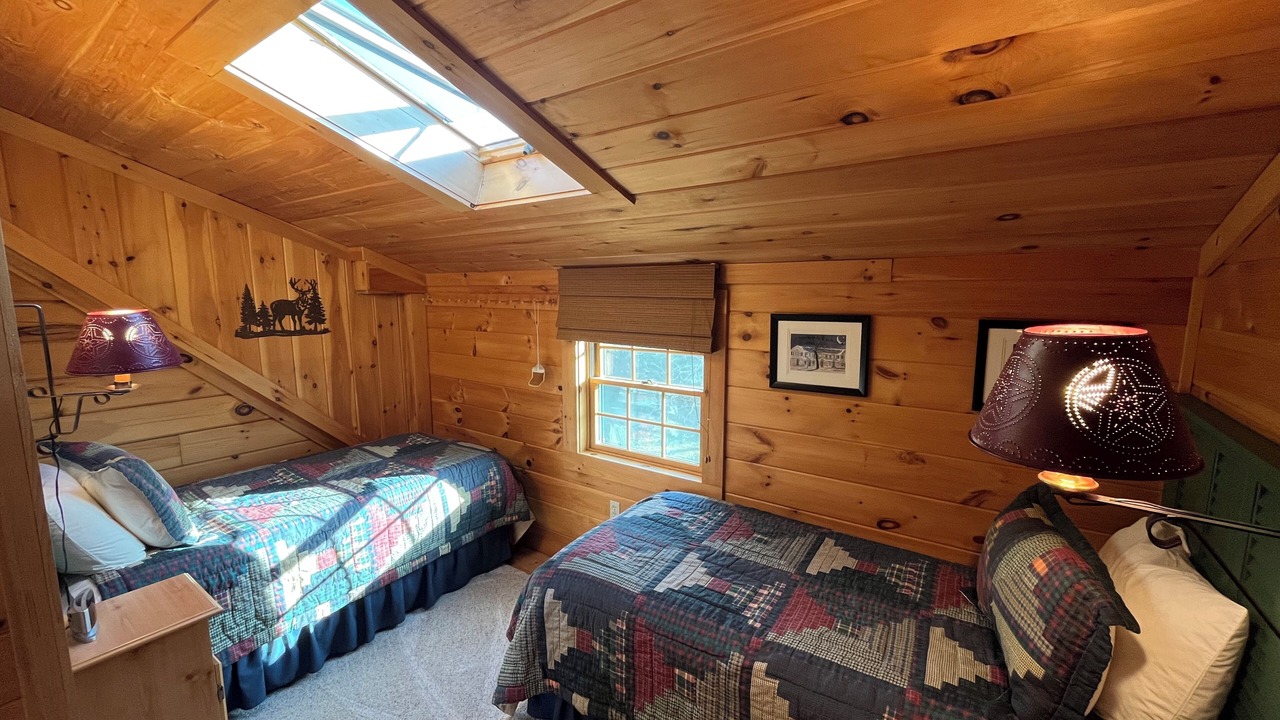 Photo of Bedroom in Colebrook