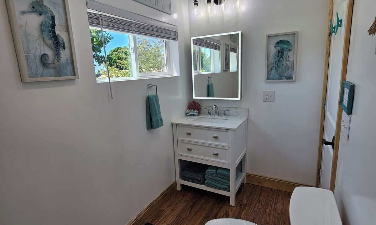 Photo of Bathroom in Madison-on-the-Lake