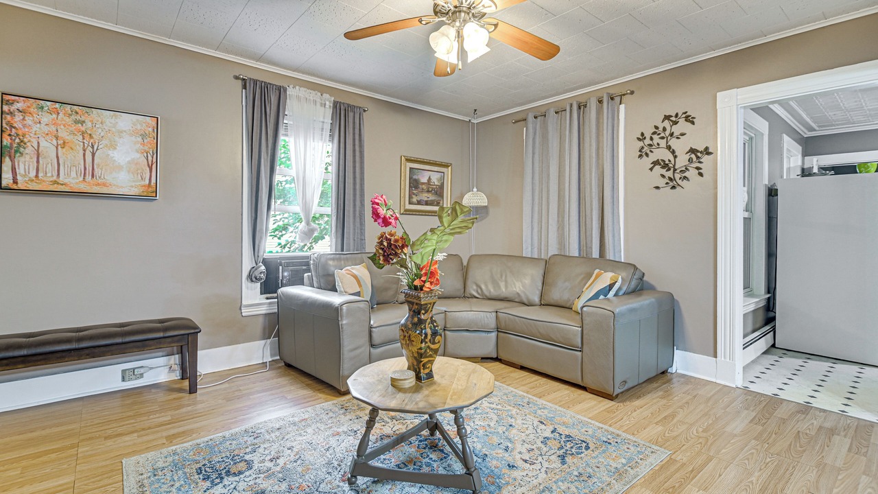 Photo of Livingroom in Auburn