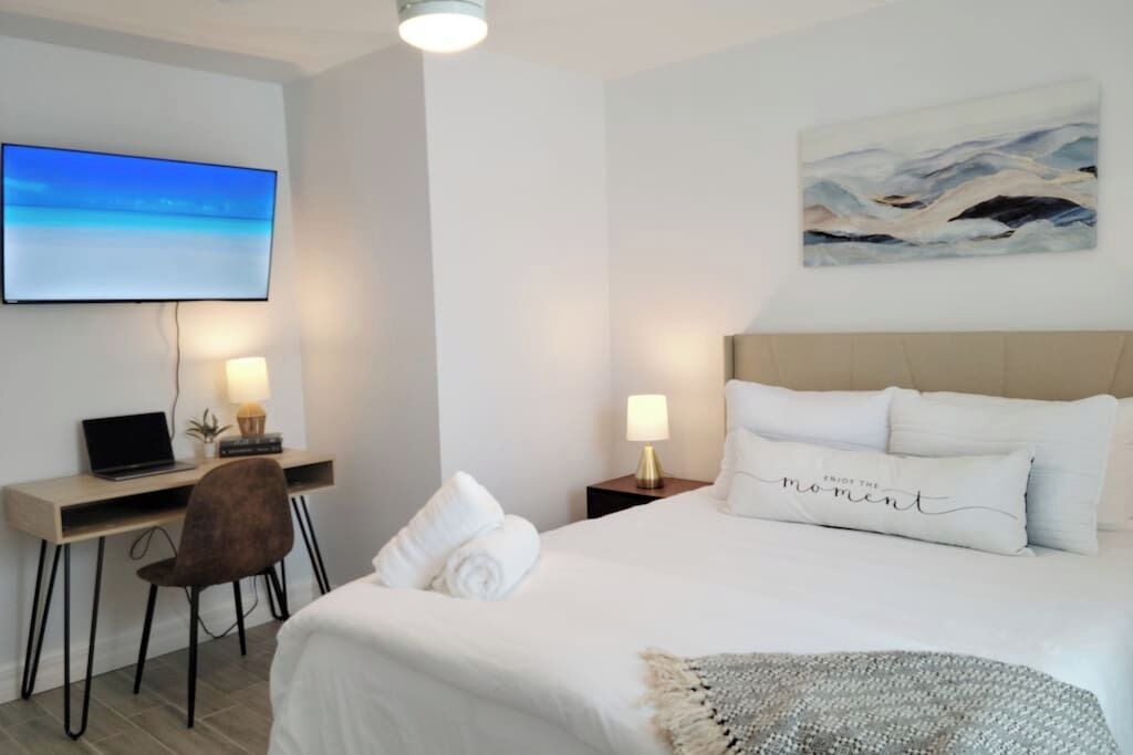 Photo of Bedroom in Naples Park