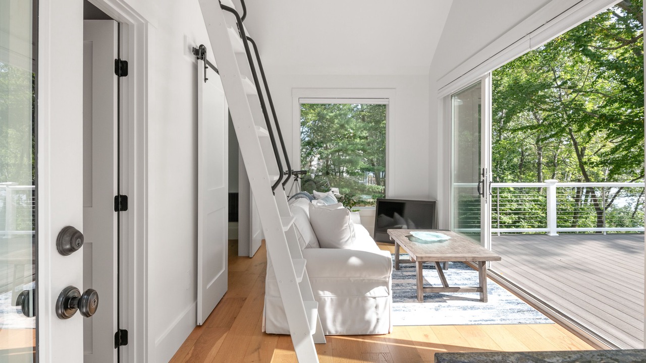 Photo of Livingroom in Portland