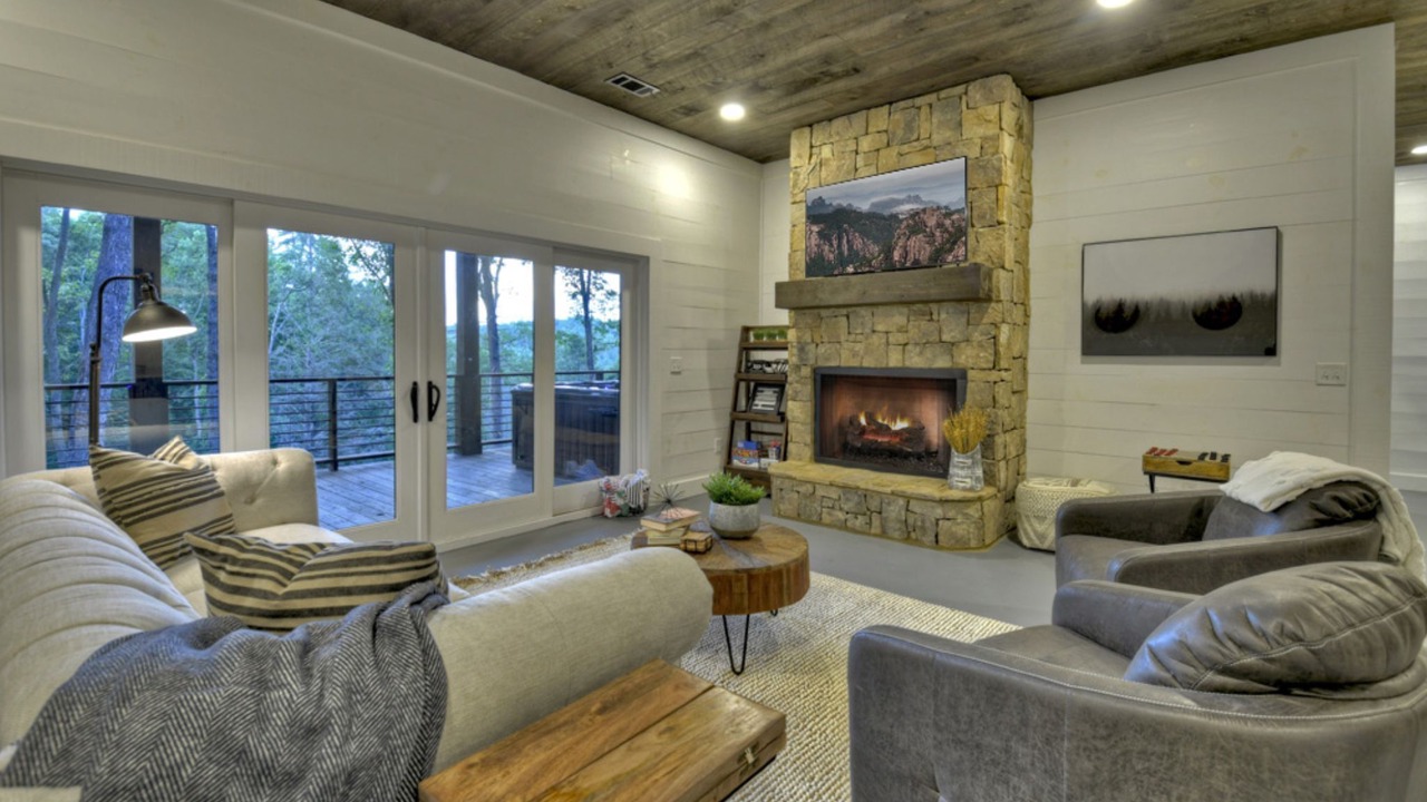 Photo of Livingroom in Raccoon Ridge