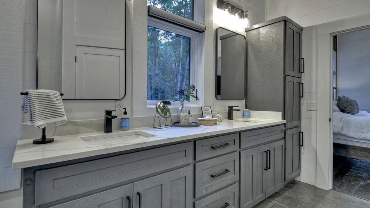 Photo of Bathroom in Raccoon Ridge