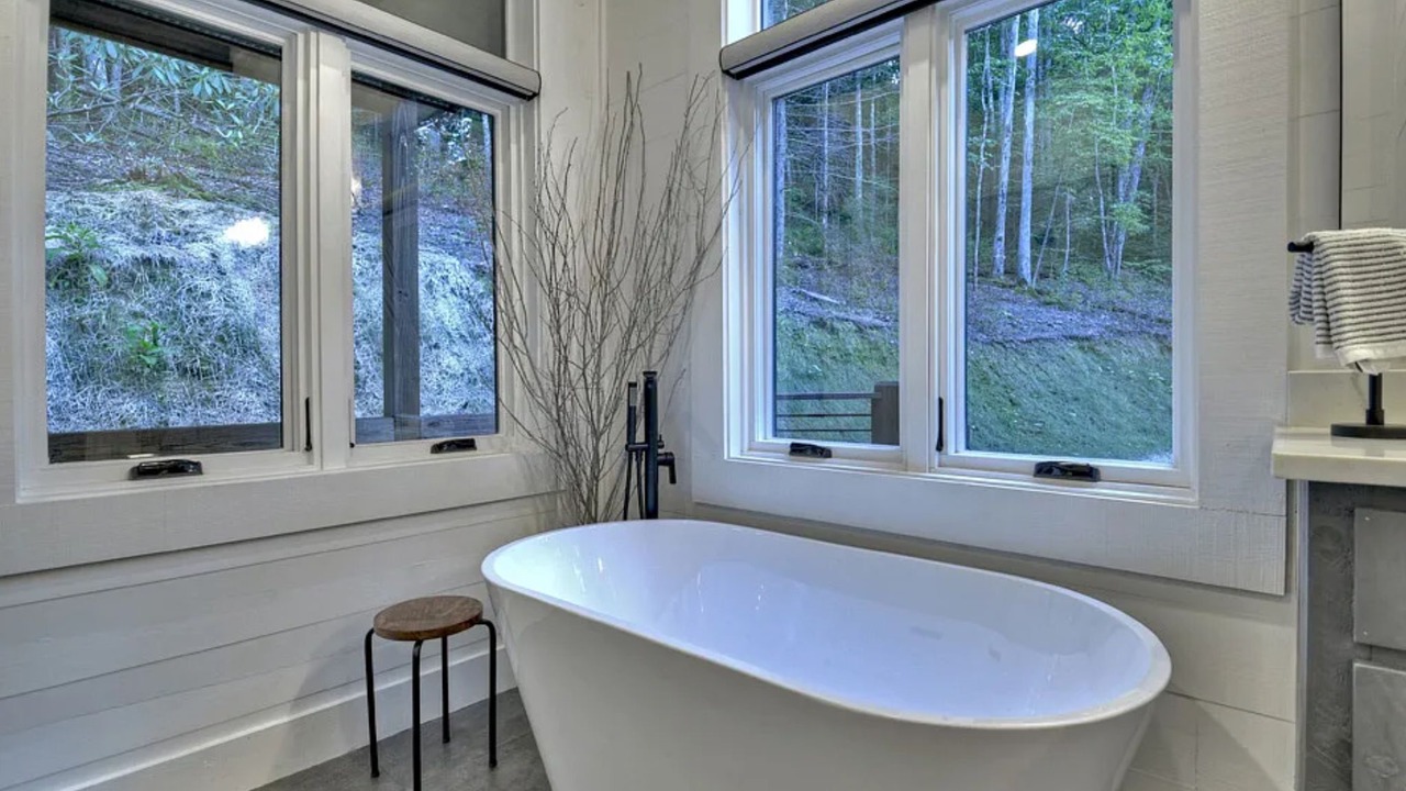 Photo of Bathroom in Raccoon Ridge