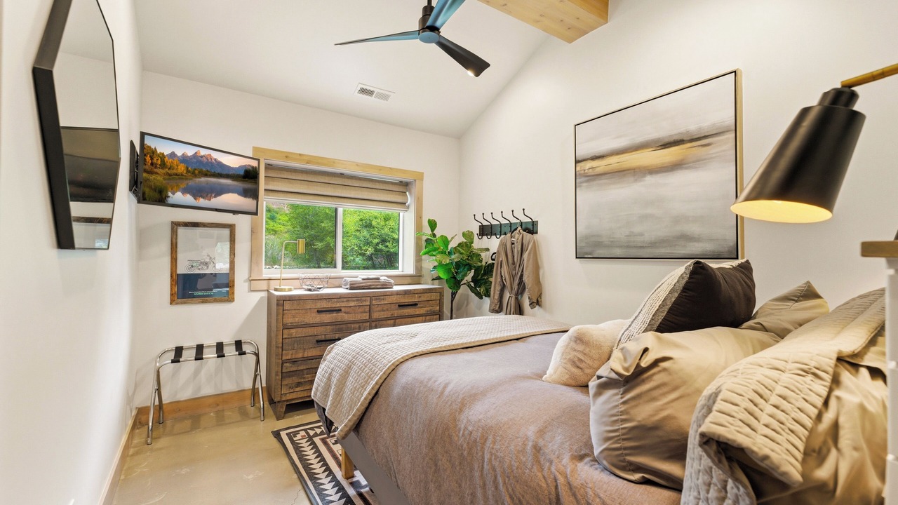 Photo of Bedroom in Sundance