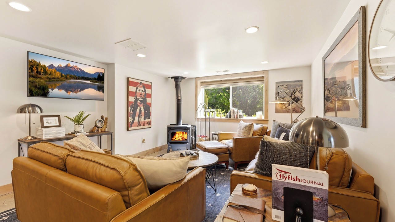 Photo of Livingroom in Sundance