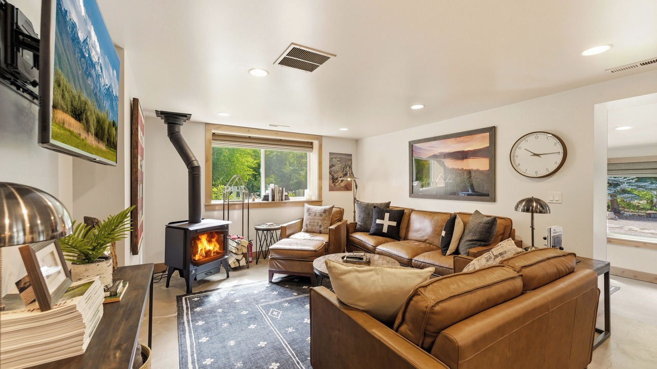Photo of Livingroom in Sundance